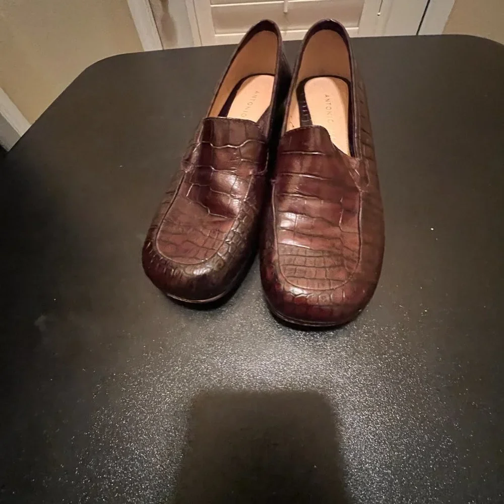 Antonio Melani slip on brown croc patterns size 6.5M
